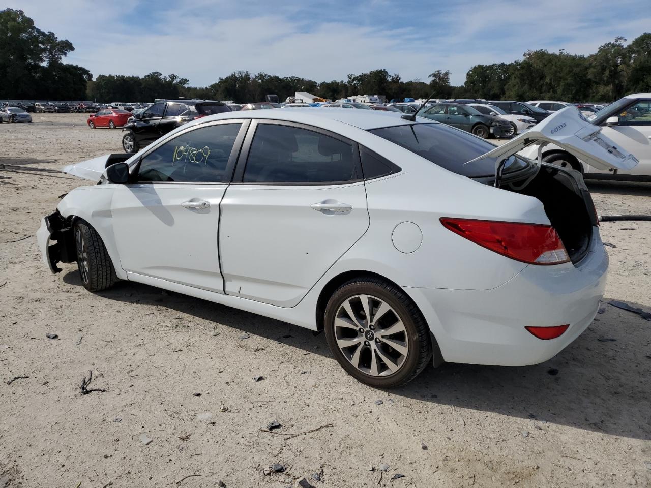 Изображение 2 2015 HYUNDAI ACCENT GLS 2015 с VIN KMHCU4AE5FU901056