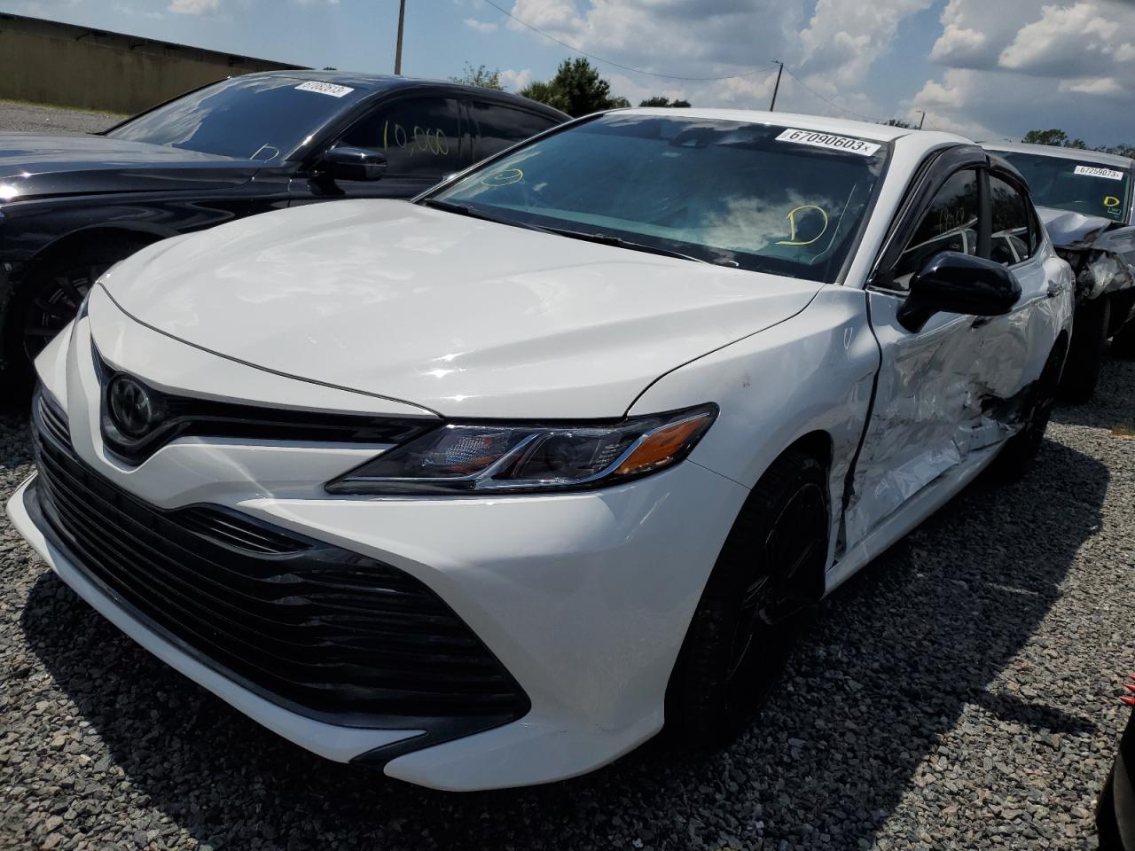 Obraz 1 z 2020 TOYOTA CAMRY LE 2020 z VIN 4T1C11AK9LU946039