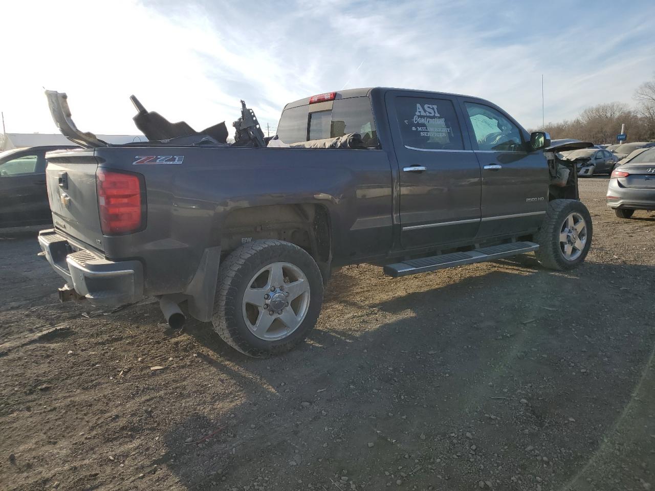 Image 3 of 2015 CHEVROLET SILVERADO K2500 HEAVY DUTY LTZ 2015 with VIN 1GC1KWE8XFF621185