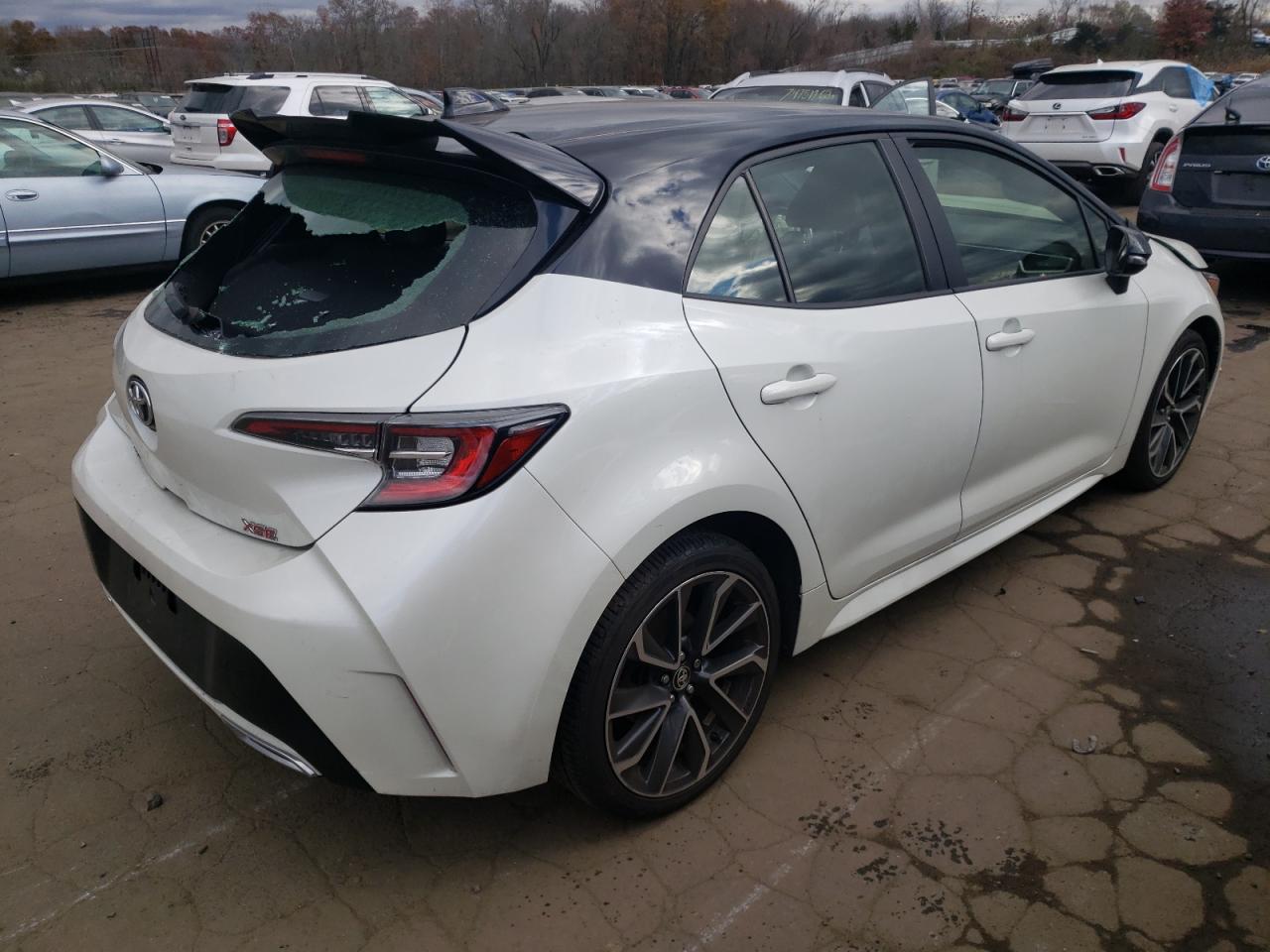 Image 3 of 2020 TOYOTA COROLLA XSE 2020 with VIN JTNA4RBE8L3096562