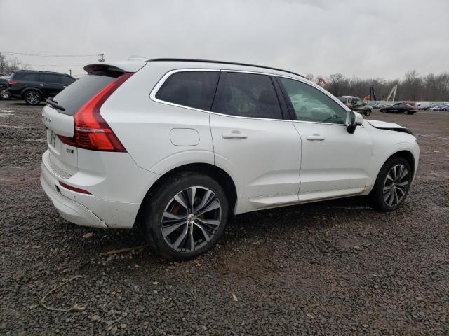 Obraz 3 z 2022 VOLVO XC60 B5 MOMENTUM 2022 z VIN YV4L12RK1N1077131