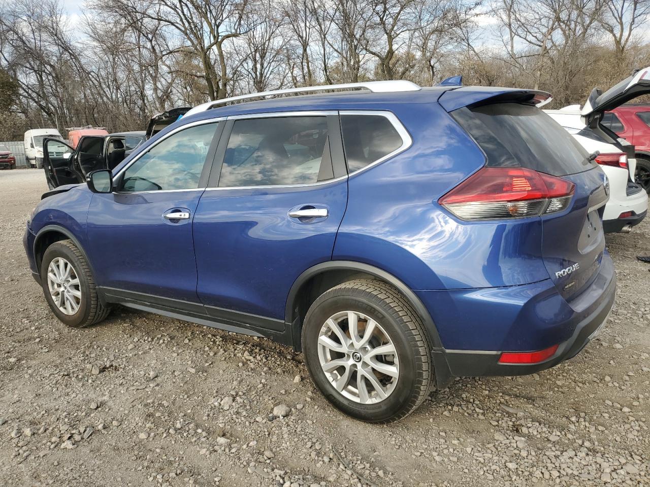 Image 2 of 2018 NISSAN ROGUE S 2018 with VIN KNMAT2MV5JP608800