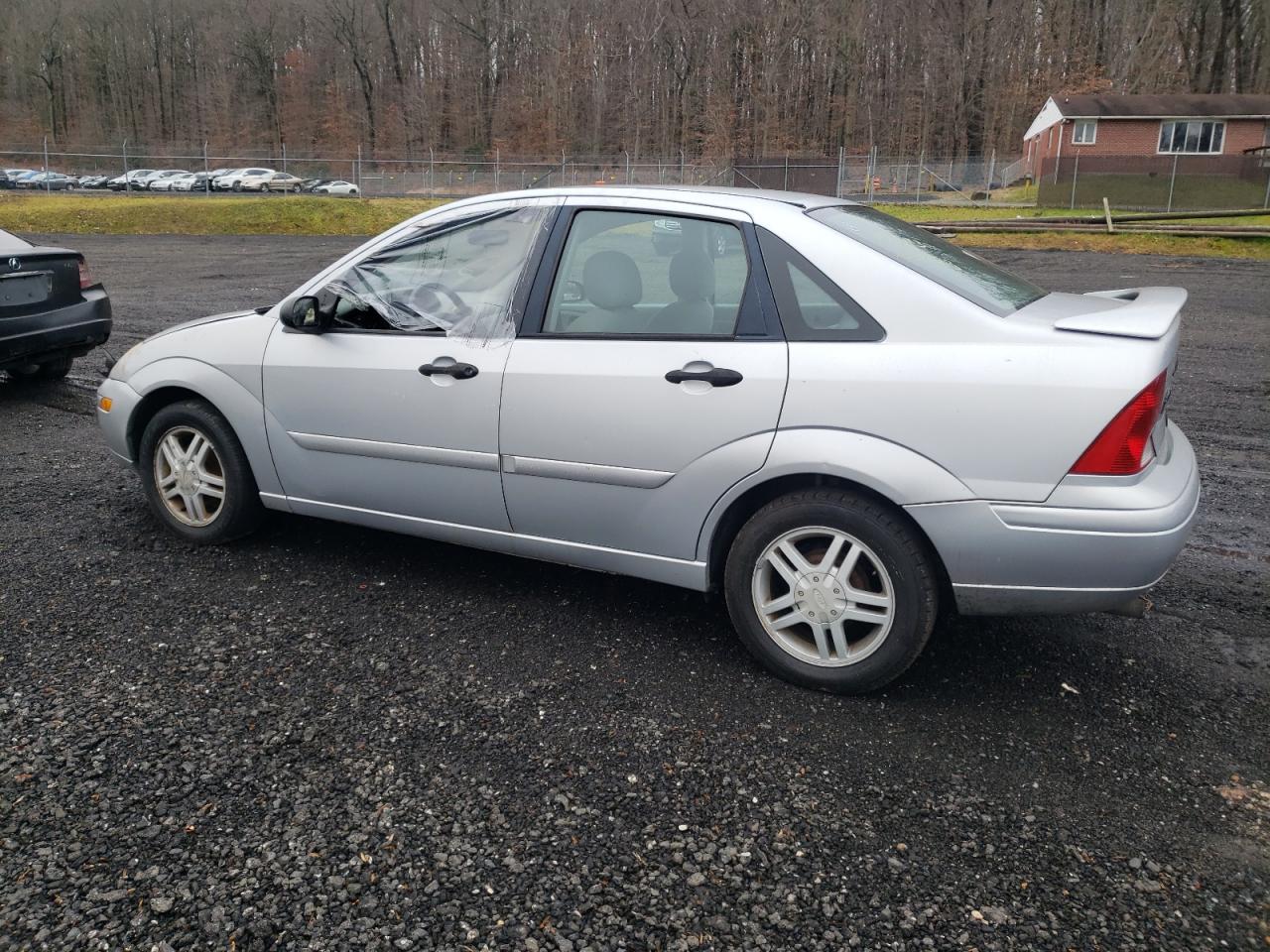 Obraz 2 z 2001 FORD FOCUS SE 2001 z VIN 1FAFP34381W176780
