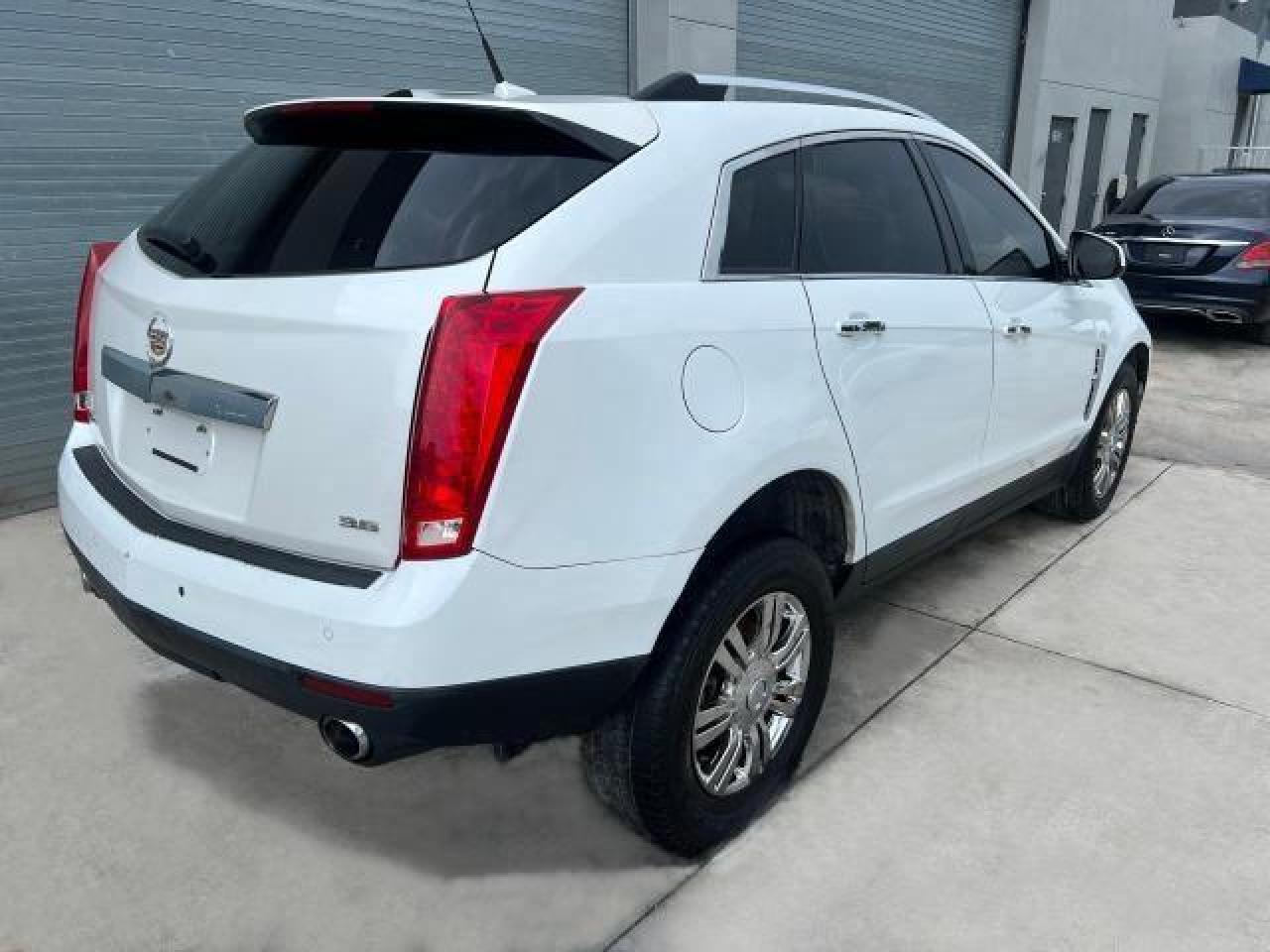 Image 3 of 2012 CADILLAC SRX LUXURY COLLECTION 2012 with VIN 3GYFNAE34CS580817