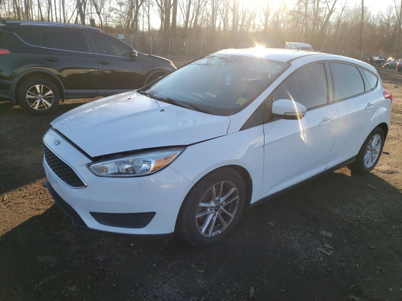 Image 1 of 2015 FORD FOCUS SE 2015 with VIN 1FADP3K29FL283735