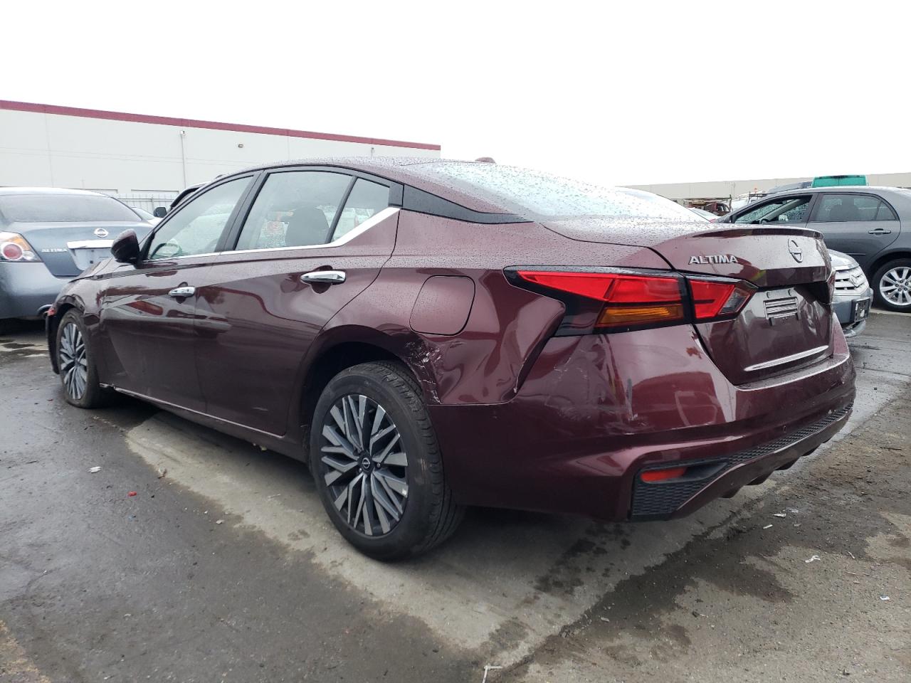 Изображение 2 2023 NISSAN ALTIMA SV 2023 с VIN 1N4BL4DV7PN384049