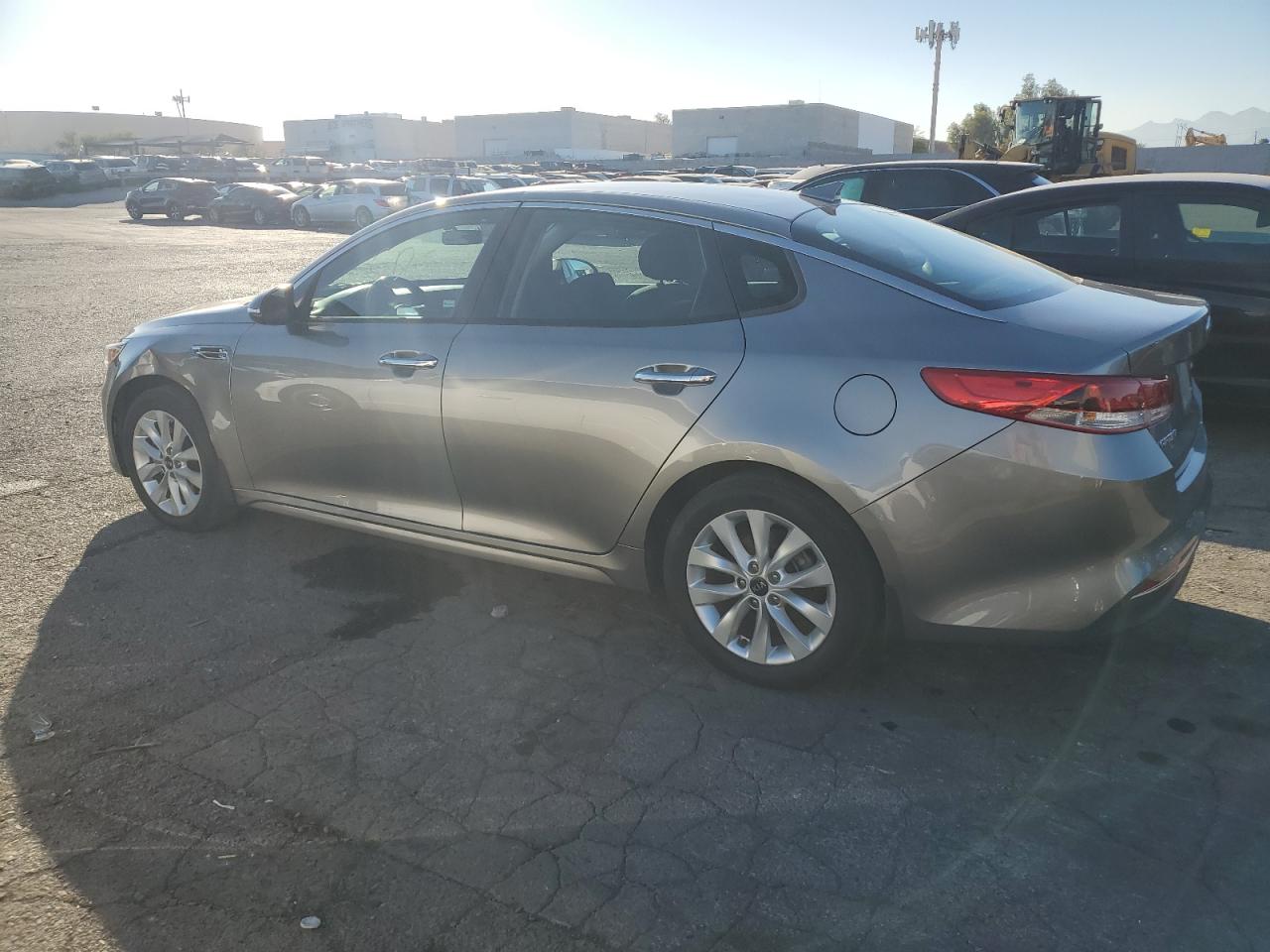 Obraz 2 z 2018 KIA OPTIMA LX 2018 z VIN 5XXGT4L38JG255062