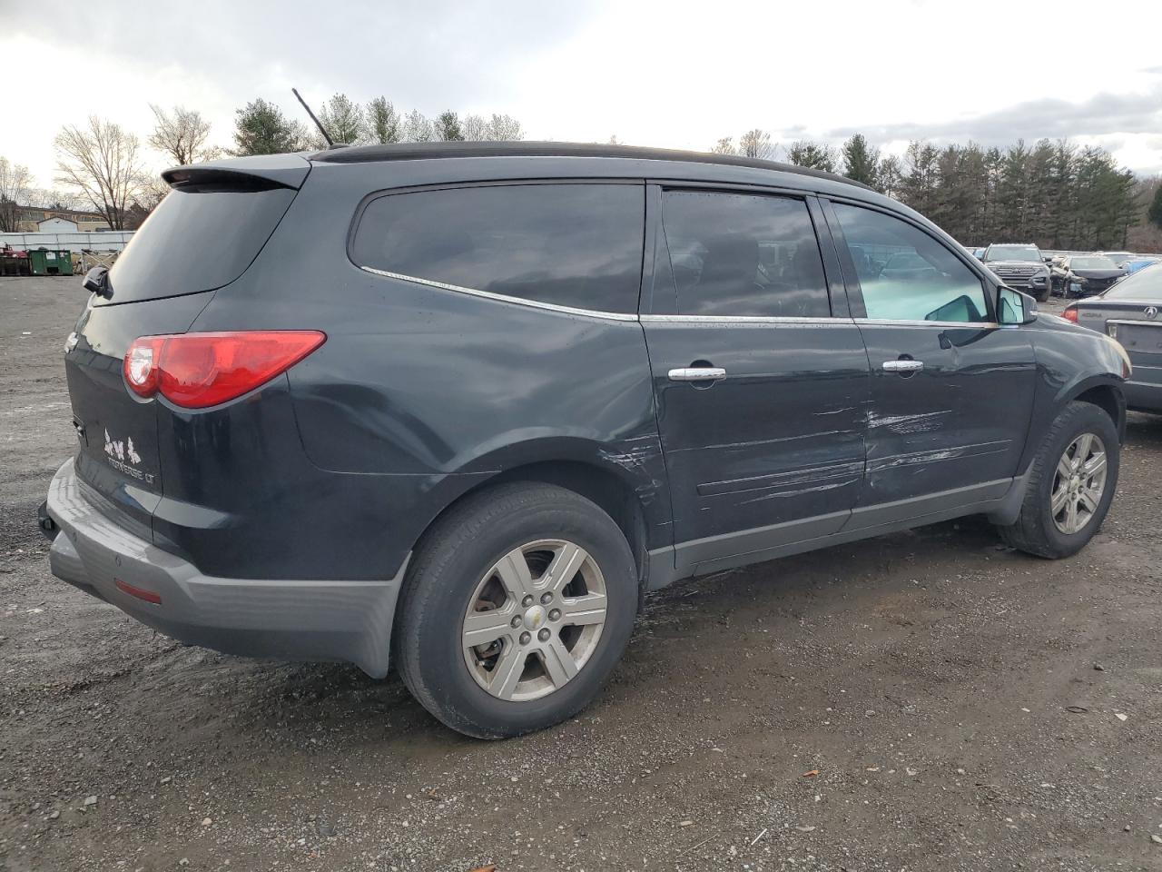 Image 3 of 2011 CHEVROLET TRAVERSE LT 2011 with VIN 1GNKVGED2BJ311156