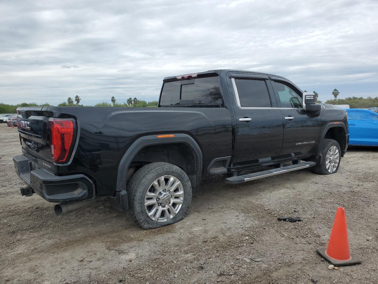 Obraz 3 z 2020 GMC SIERRA K2500 DENALI 2020 z VIN 1GT49REY4LF295535