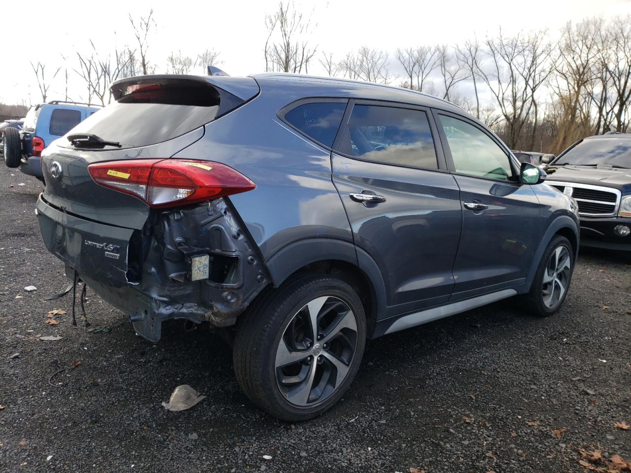 Image 3 of 2017 HYUNDAI TUCSON LIMITED 2017 with VIN KM8J3CA29HU483596
