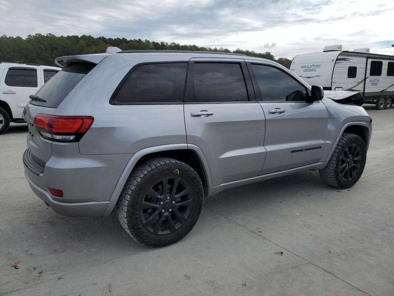 Image 3 of 2017 JEEP GRAND CHEROKEE LAREDO 2017 with VIN 1C4RJEAG8HC952509