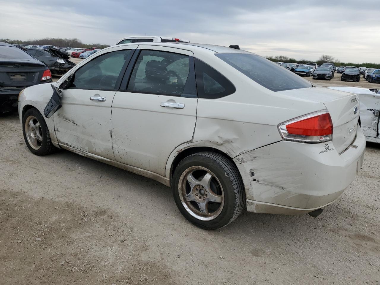 Image 2 of 2010 FORD FOCUS SEL 2010 with VIN 1FAHP3HN5AW156930
