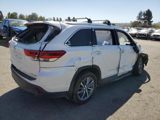 Obraz 3 z 2019 TOYOTA HIGHLANDER SE 2019 z VIN 5TDJZRFH2KS580783