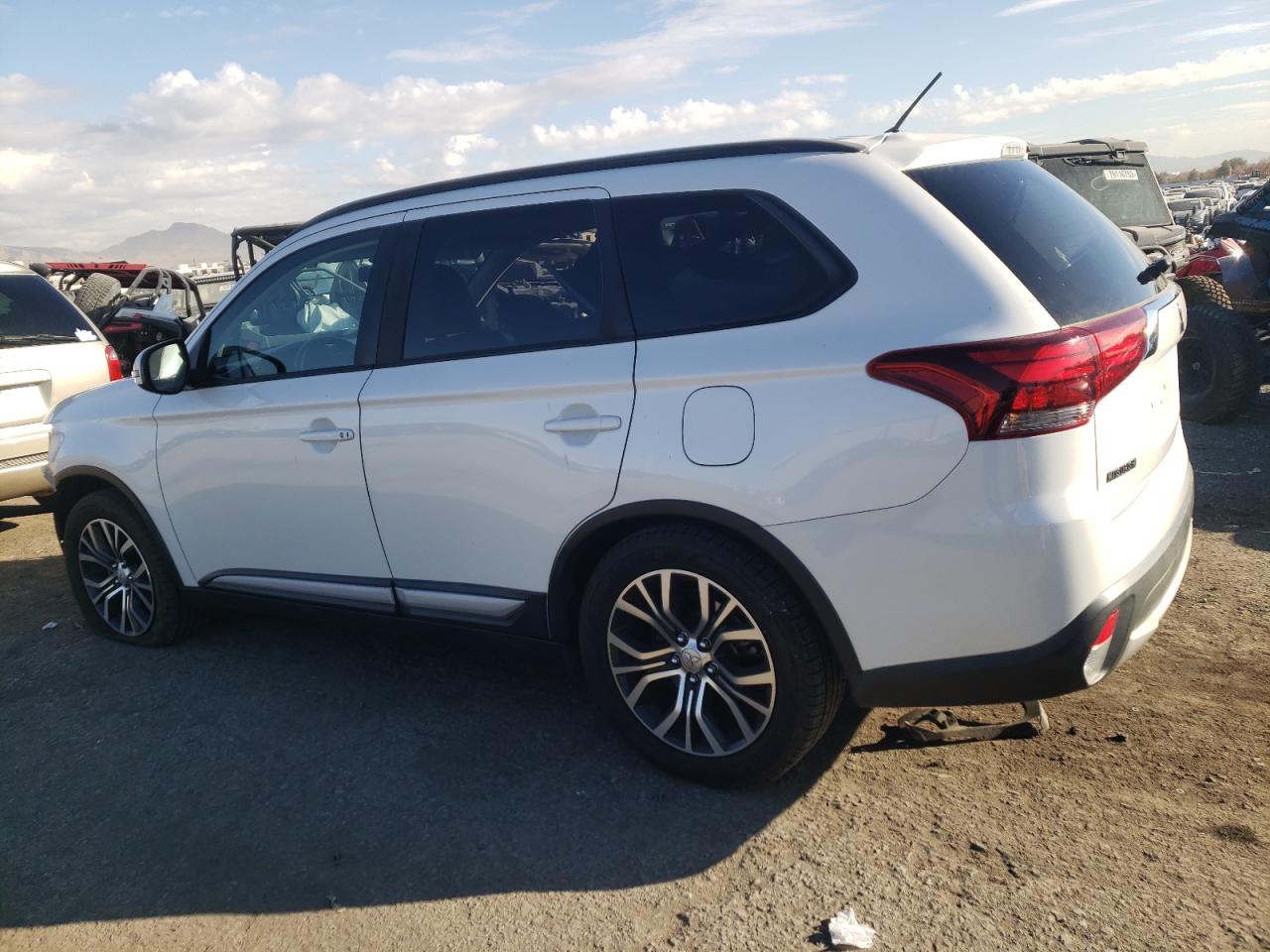 Image 2 of 2016 MITSUBISHI OUTLANDER SE 2016 with VIN JA4AD3A37GZ015792