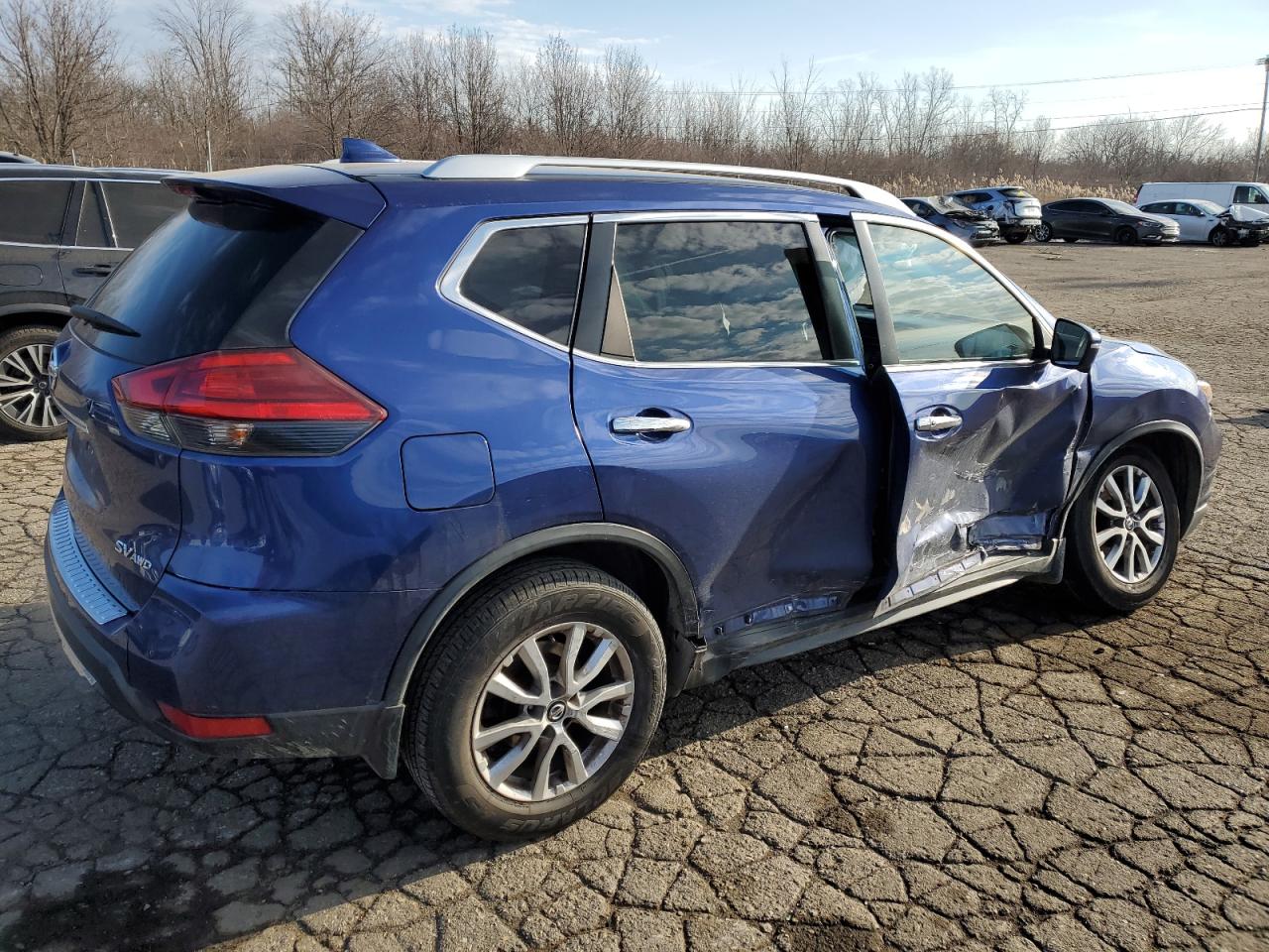 Изображение 3 2017 NISSAN ROGUE S 2017 с VIN KNMAT2MVXHP596363