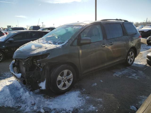 2011 TOYOTA SIENNA LE 2011 image