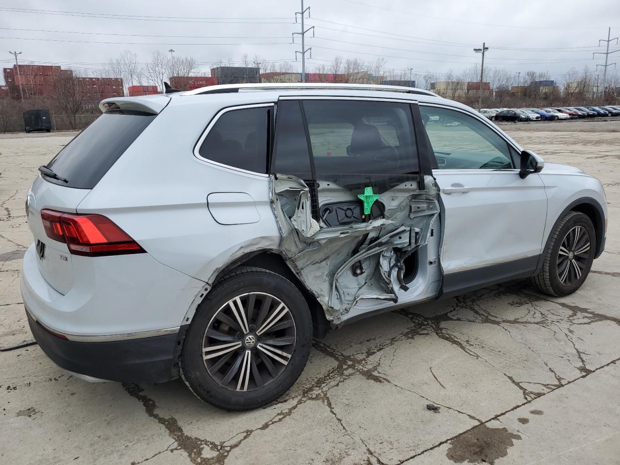 Image 3 of 2018 VOLKSWAGEN TIGUAN SE 2018 with VIN 3VV3B7AXXJM077048