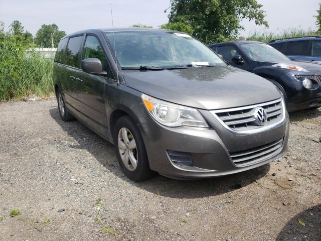 Image 1 of 2010 VOLKSWAGEN ROUTAN SE 2010 with VIN 2V4RW3D19AR393102