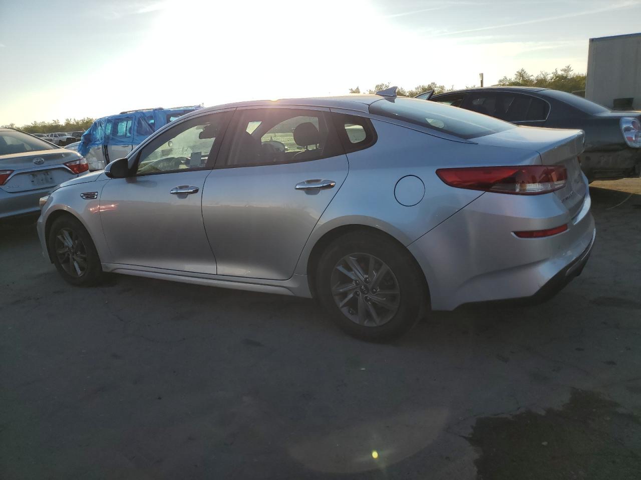 Obraz 2 z 2019 KIA OPTIMA LX 2019 z VIN 5XXGT4L36KG328575