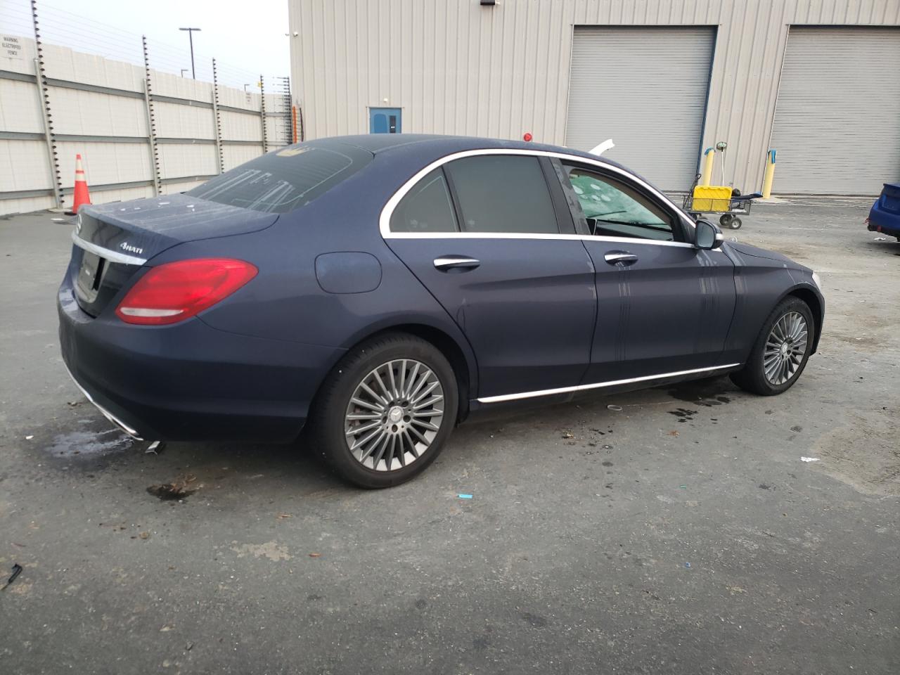 Изображение 3 2015 MERCEDES-BENZ C 300 4MATIC 2015 с VIN 55SWF4KB3FU040967