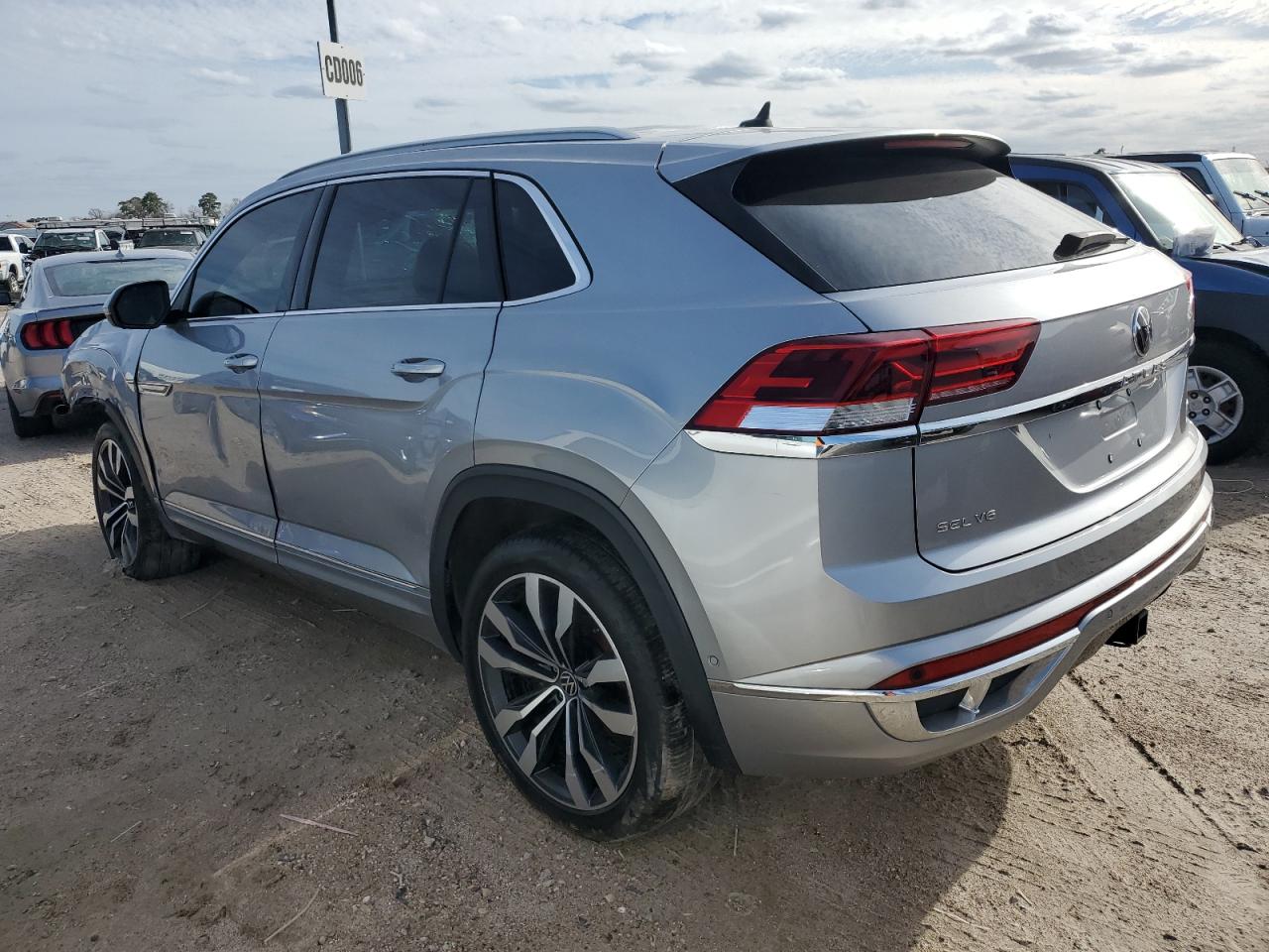 Obraz 2 z 2020 VOLKSWAGEN ATLAS CROSS SPORT SEL PREMIUM R-LINE 2020 z VIN 1V2TE2CA3LC225139