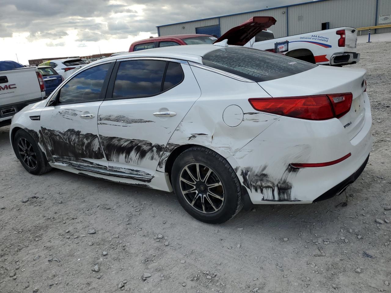 Obraz 2 z 2015 KIA OPTIMA LX 2015 z VIN KNAGM4A75F5589402