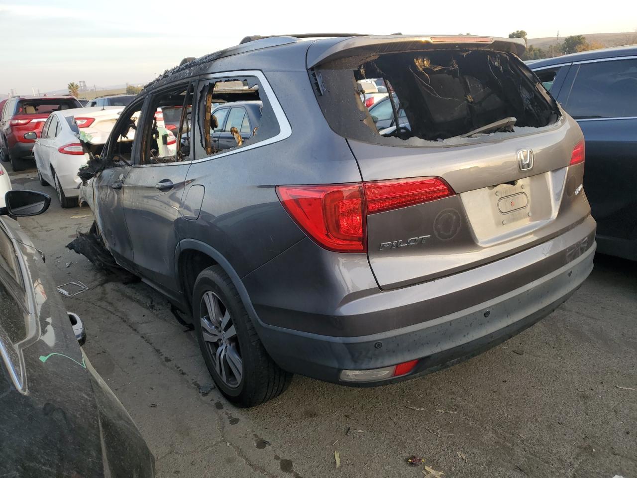 Obraz 2 z 2017 HONDA PILOT EXL 2017 z VIN 5FNYF6H56HB073553