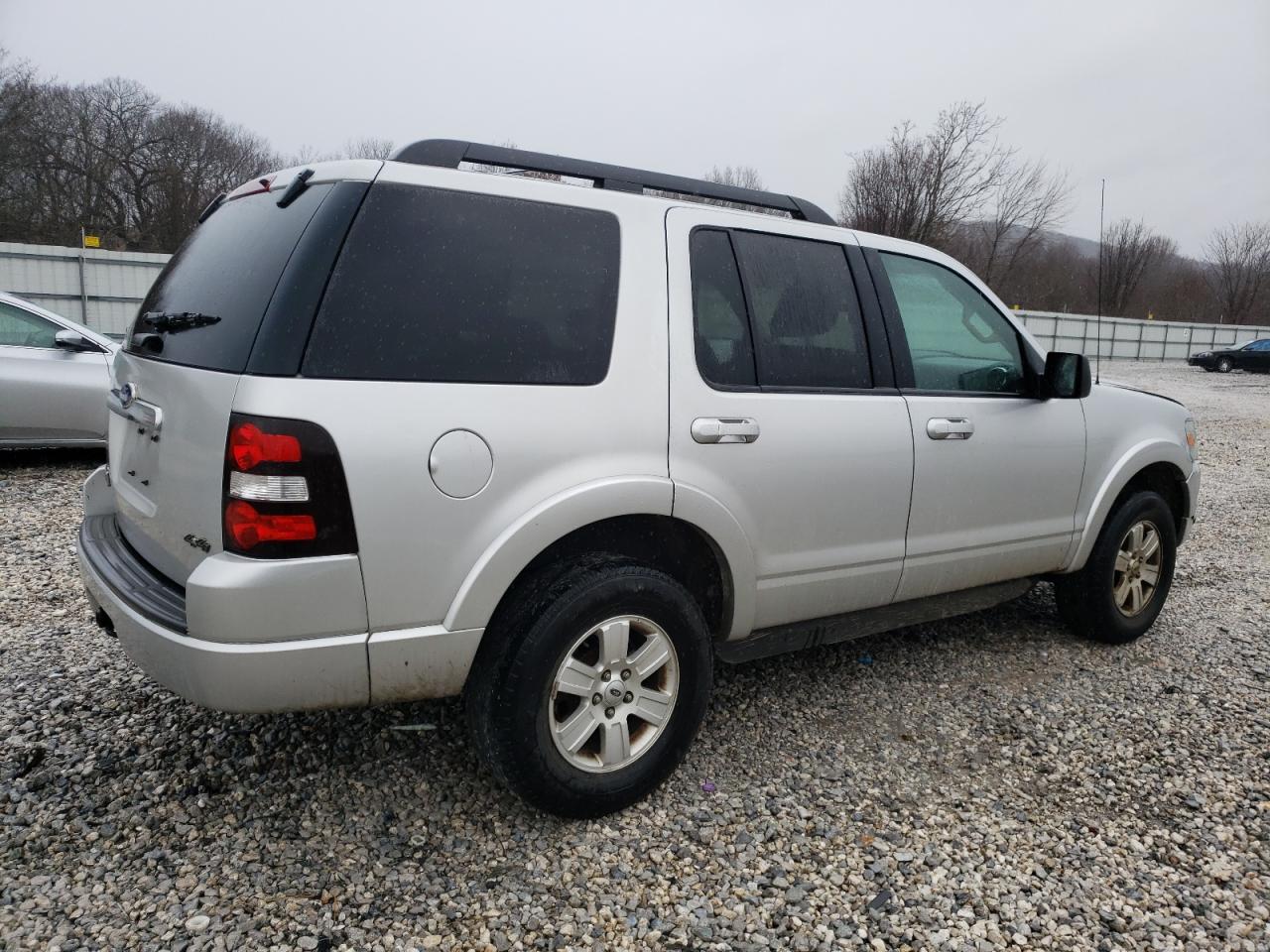 Image 3 of 2010 FORD EXPLORER XLT 2010 with VIN 1FMEU7DE3AUA64144
