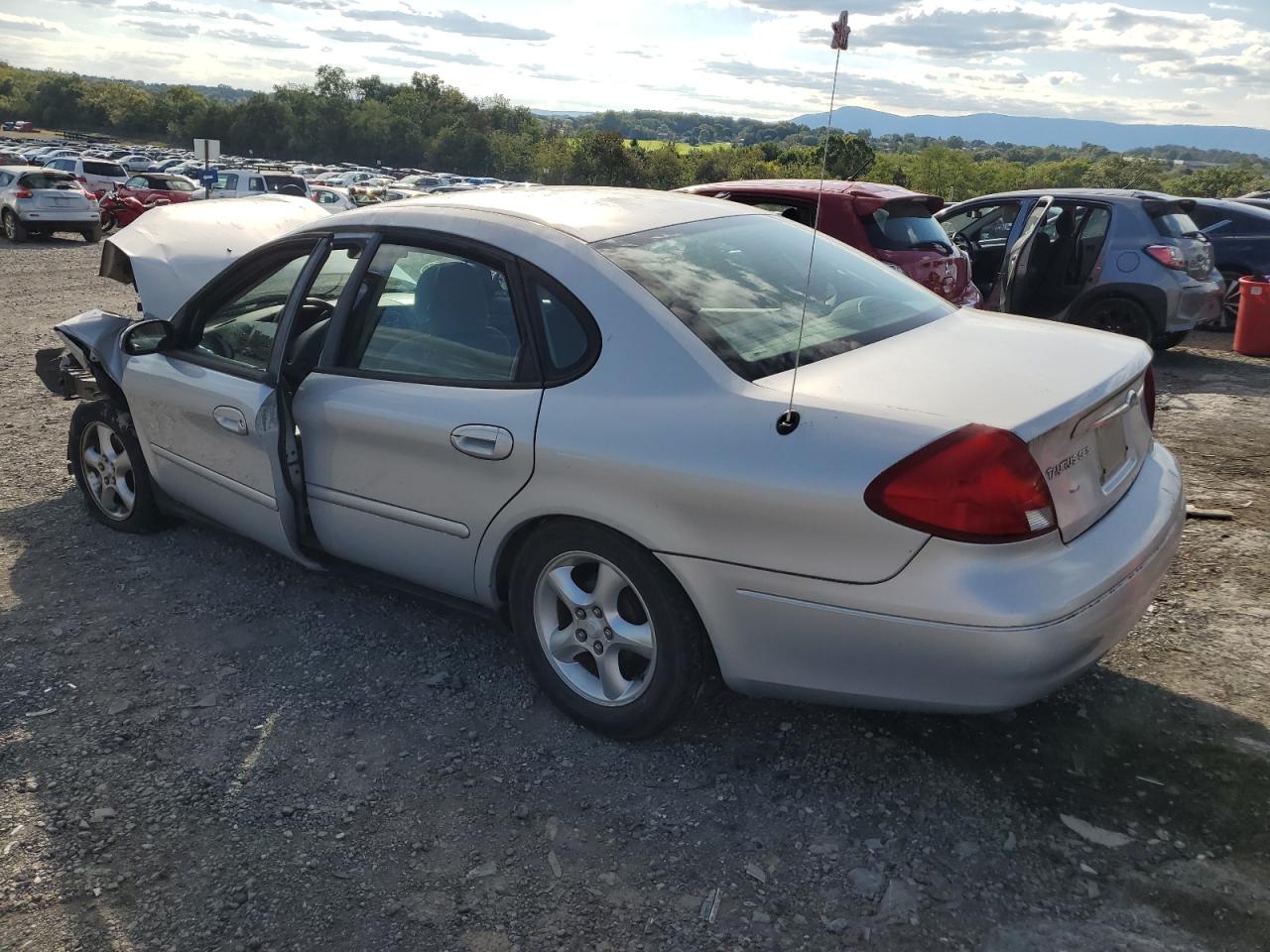 Image 2 of 2001 FORD TAURUS SES 2001 with VIN 1FAFP55221A258986