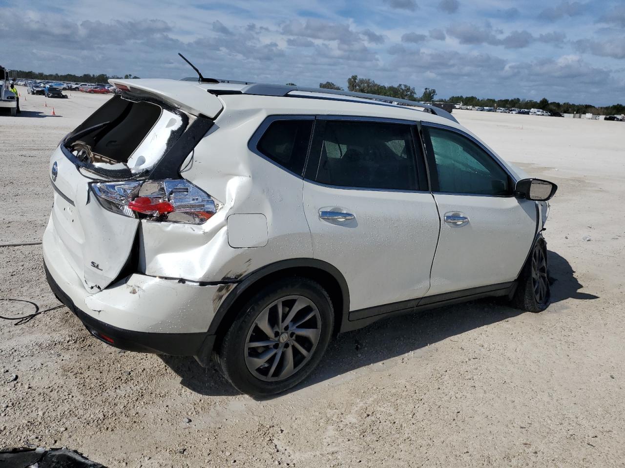 Изображение 3 2015 NISSAN ROGUE S 2015 с VIN 5N1AT2MT7FC862792