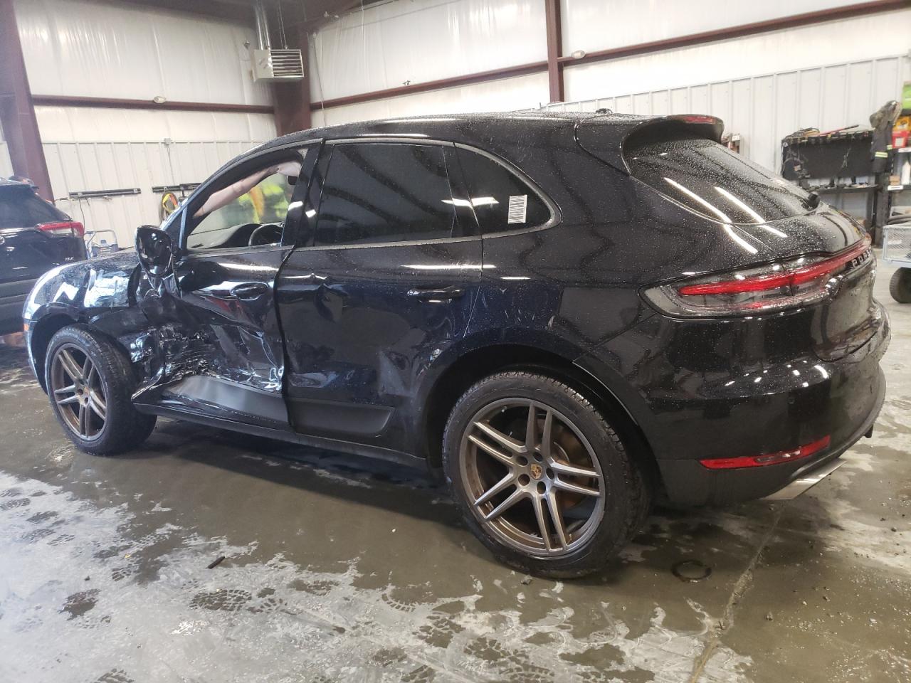 Изображение 2 2021 PORSCHE MACAN  2021 с VIN WP1AA2A55MLB00315