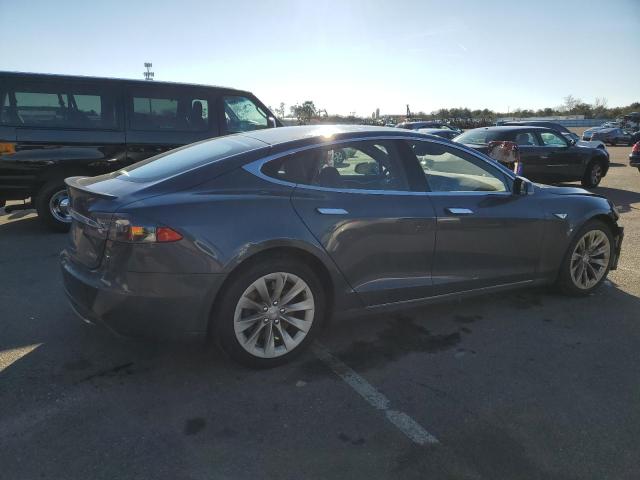 Obraz 3 z 2016 TESLA MODEL S  2016 z VIN 5YJSA1E46GF136264