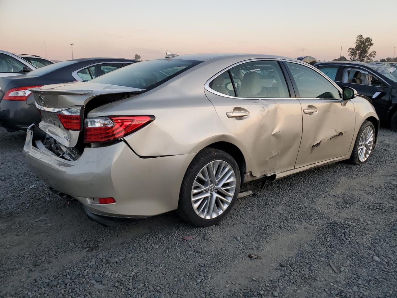 Image 3 of 2013 LEXUS ES 350 2013 with VIN JTHBK1GGXD2056323