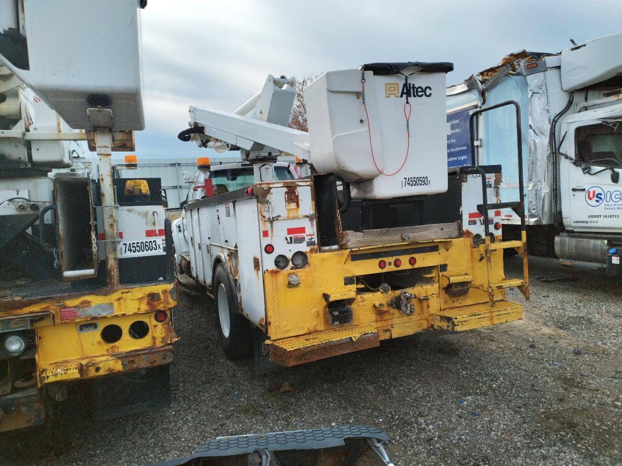 Image 3 of 2009 FORD F750 SUPER DUTY 2009 with VIN 3FRXX75VX9V122024