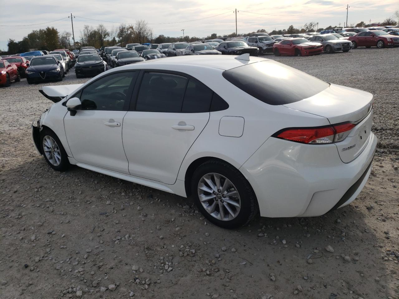 Image 2 of 2020 TOYOTA COROLLA LE 2020 with VIN JTDHPRAE4LJ070256