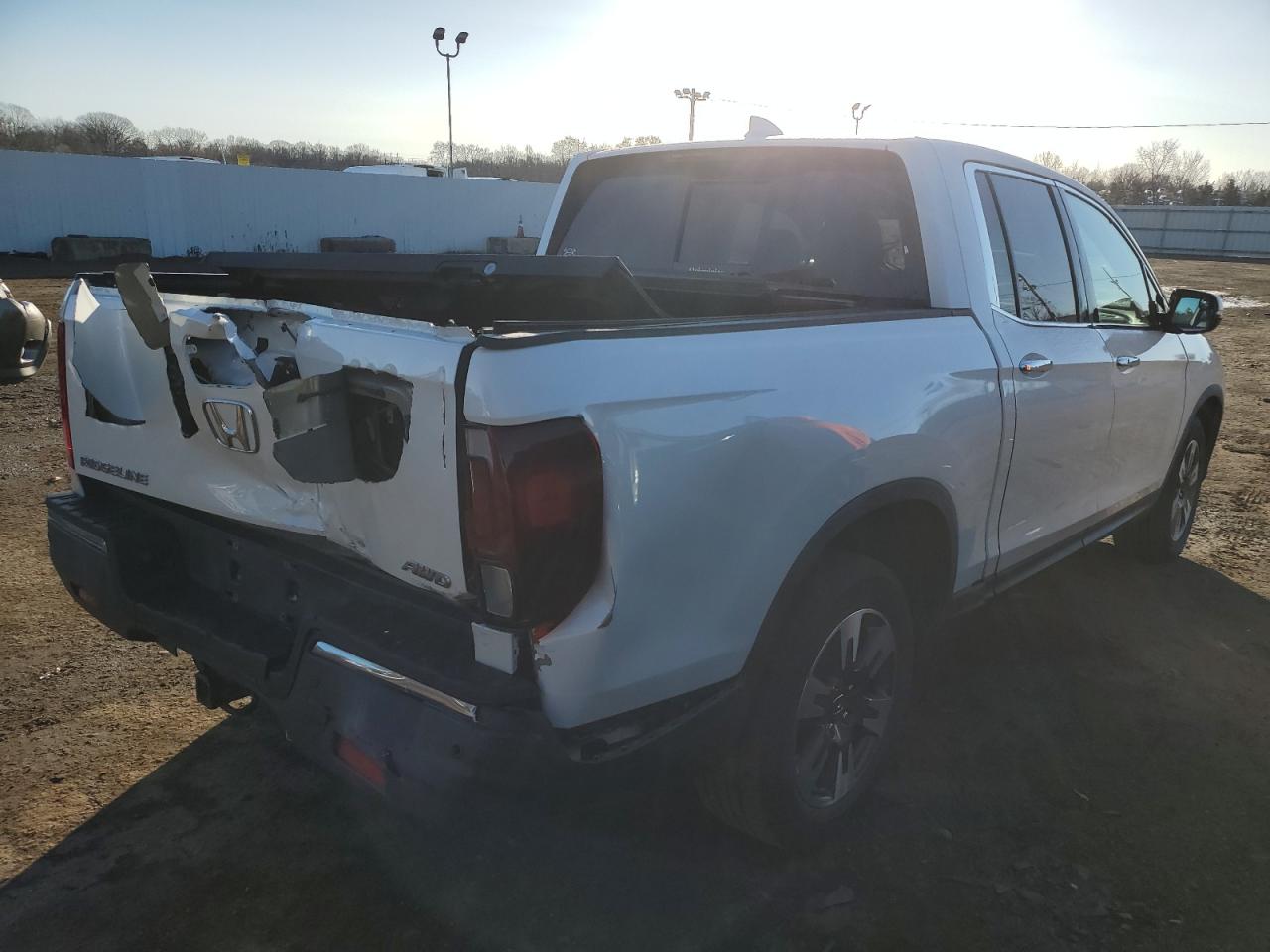 Image 3 of 2017 HONDA RIDGELINE RTL 2017 with VIN 5FPYK3F75HB031770