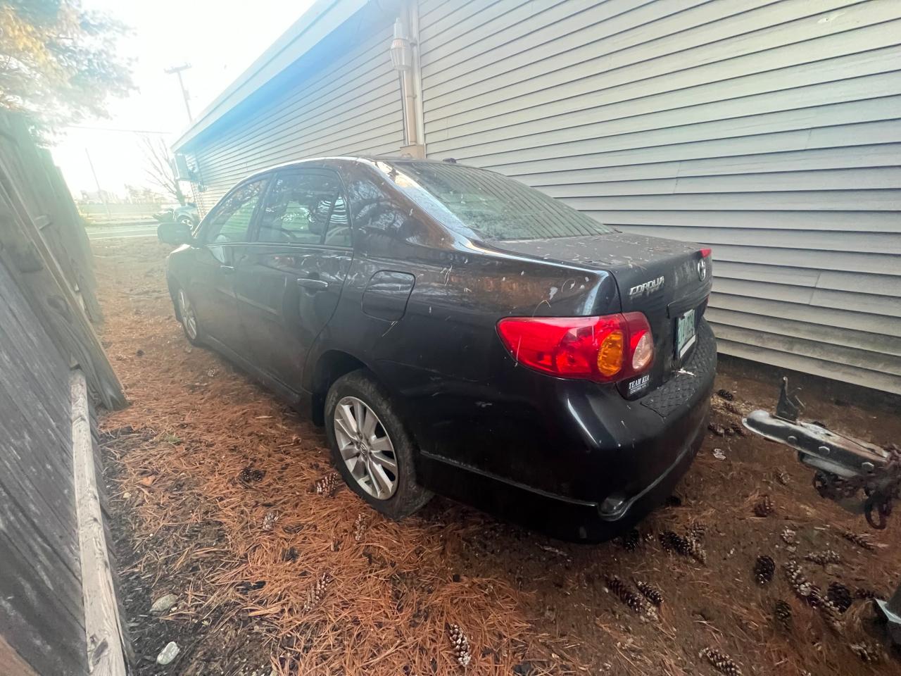 Image 3 of 2010 TOYOTA COROLLA BASE 2010 with VIN 2T1BU4EE9AC273907