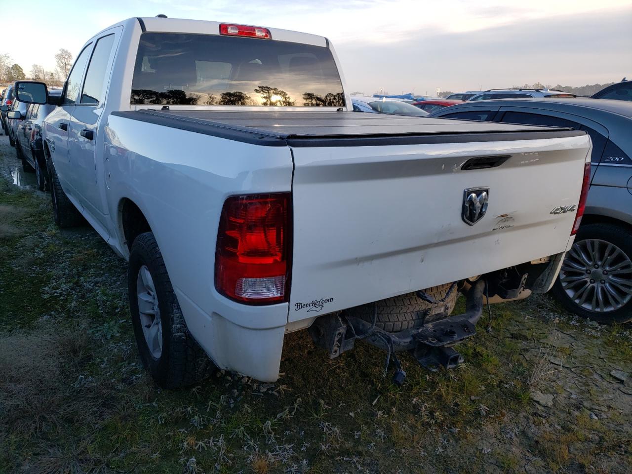 Obraz 2 z 2019 RAM 1500 CLASSIC TRADESMAN 2019 z VIN 1C6RR7KM3KS682196