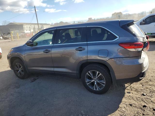 Image 2 of 2017 TOYOTA HIGHLANDER LE 2017 with VIN 5TDBZRFH2HS458731