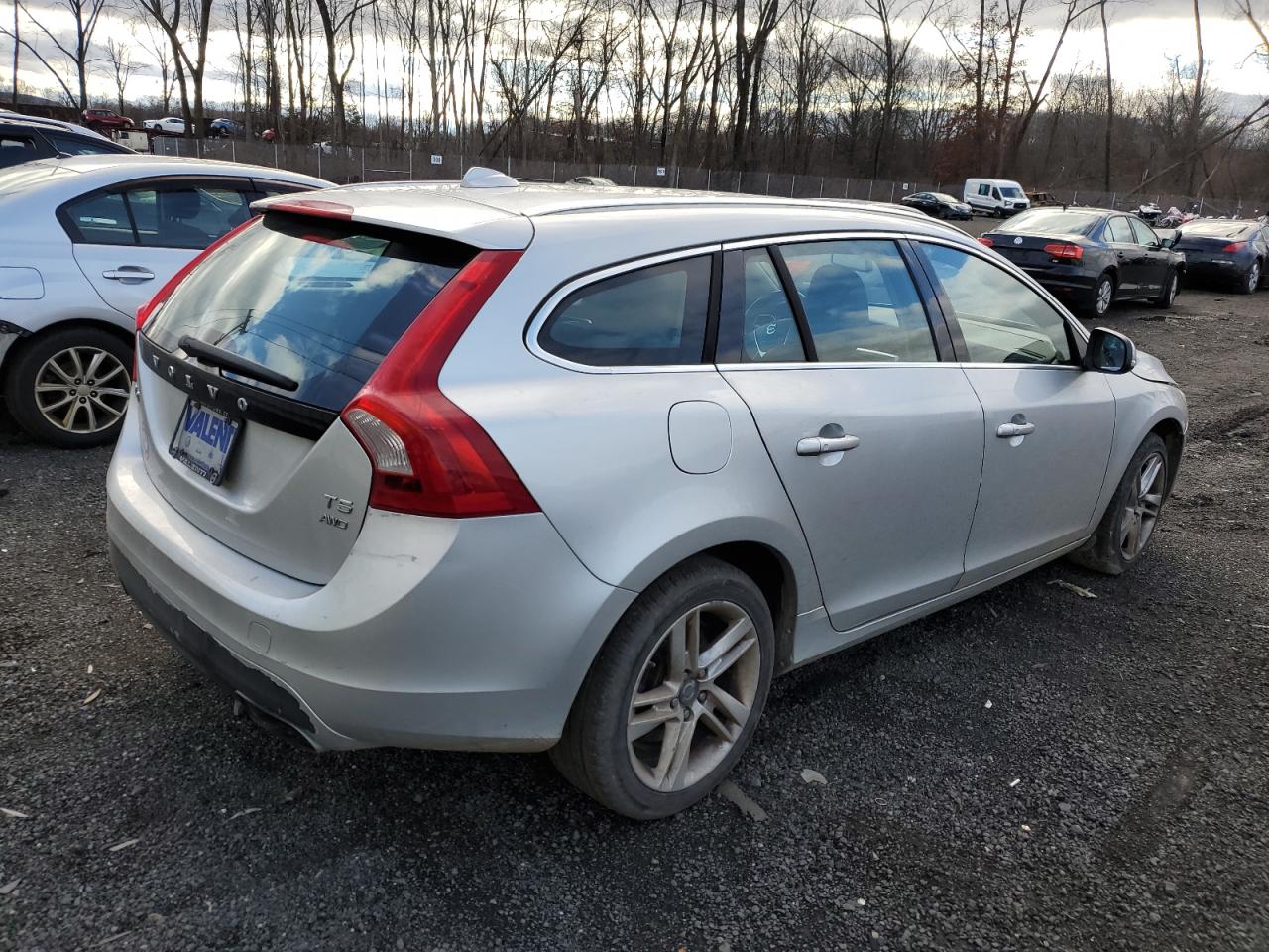 Image 3 of 2015 VOLVO V60 PREMIER 2015 with VIN YV1612SB5F1202475