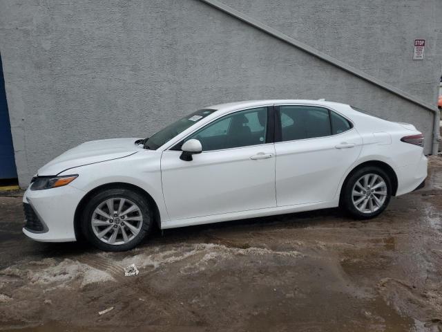 Obraz 1 z 2022 TOYOTA CAMRY LE 2022 z VIN 4T1C11AK8NU618758