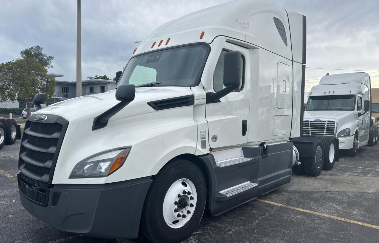 Image 2 of 2021 FREIGHTLINER CASCADIA 126  2021 with VIN 3AKJHHDV2MSMS1043
