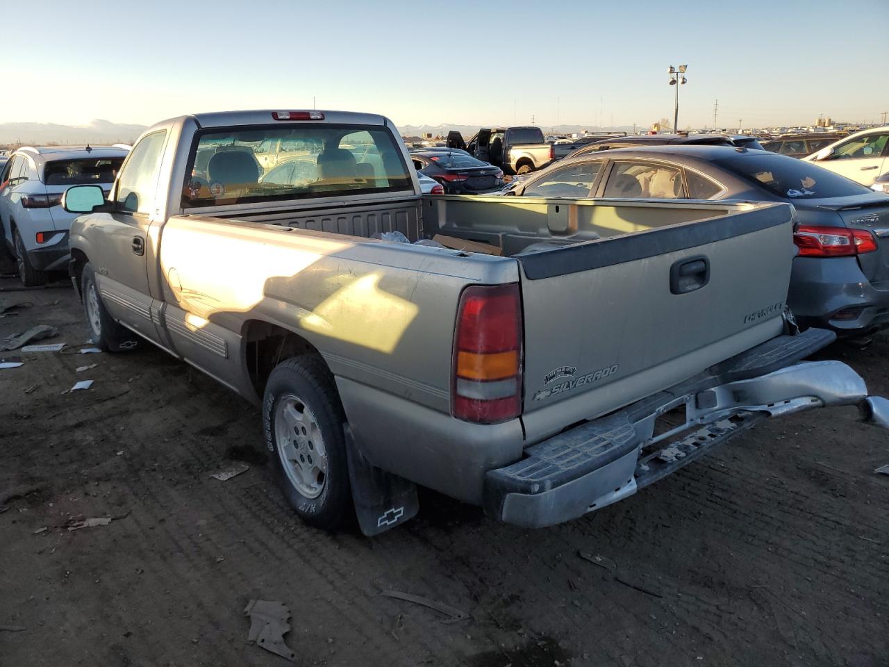 Image 2 of 2002 CHEVROLET SILVERADO C1500 2002 with VIN 1GCEC14T62Z252034