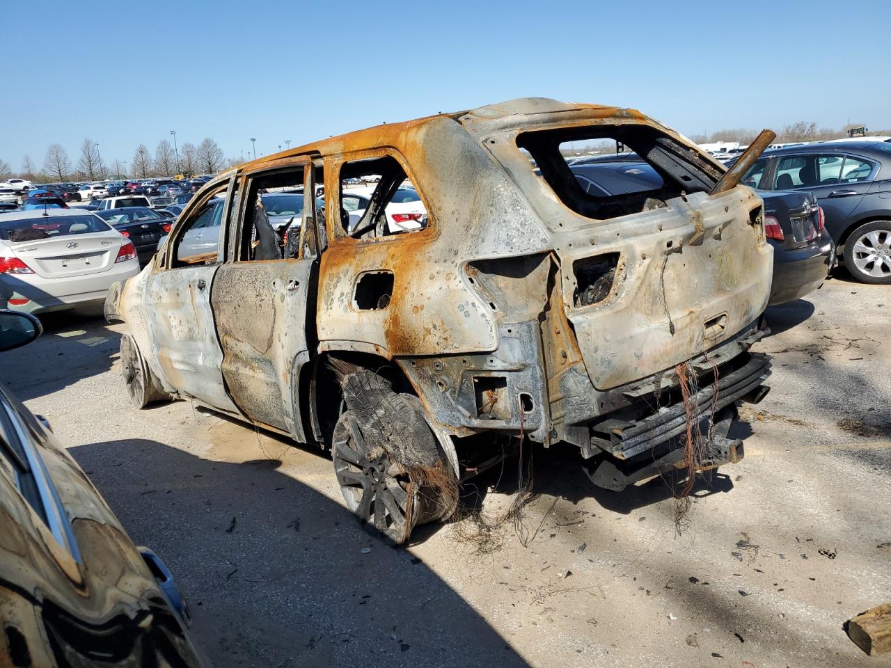 Image 2 of 2017 JEEP GRAND CHEROKEE LAREDO 2017 with VIN 1C4RJFAGXHC701948