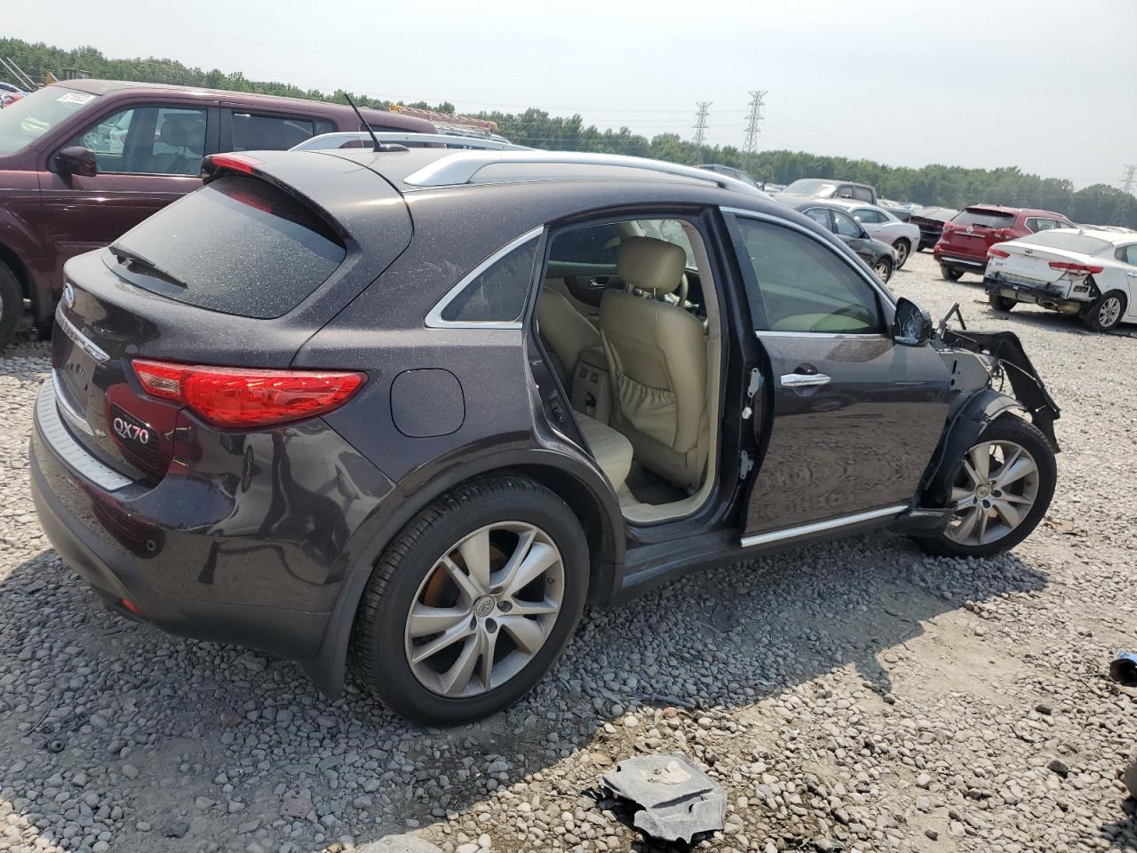 Image 3 of 2015 INFINITI QX70  2015 with VIN JN8CS1MUXFM382196