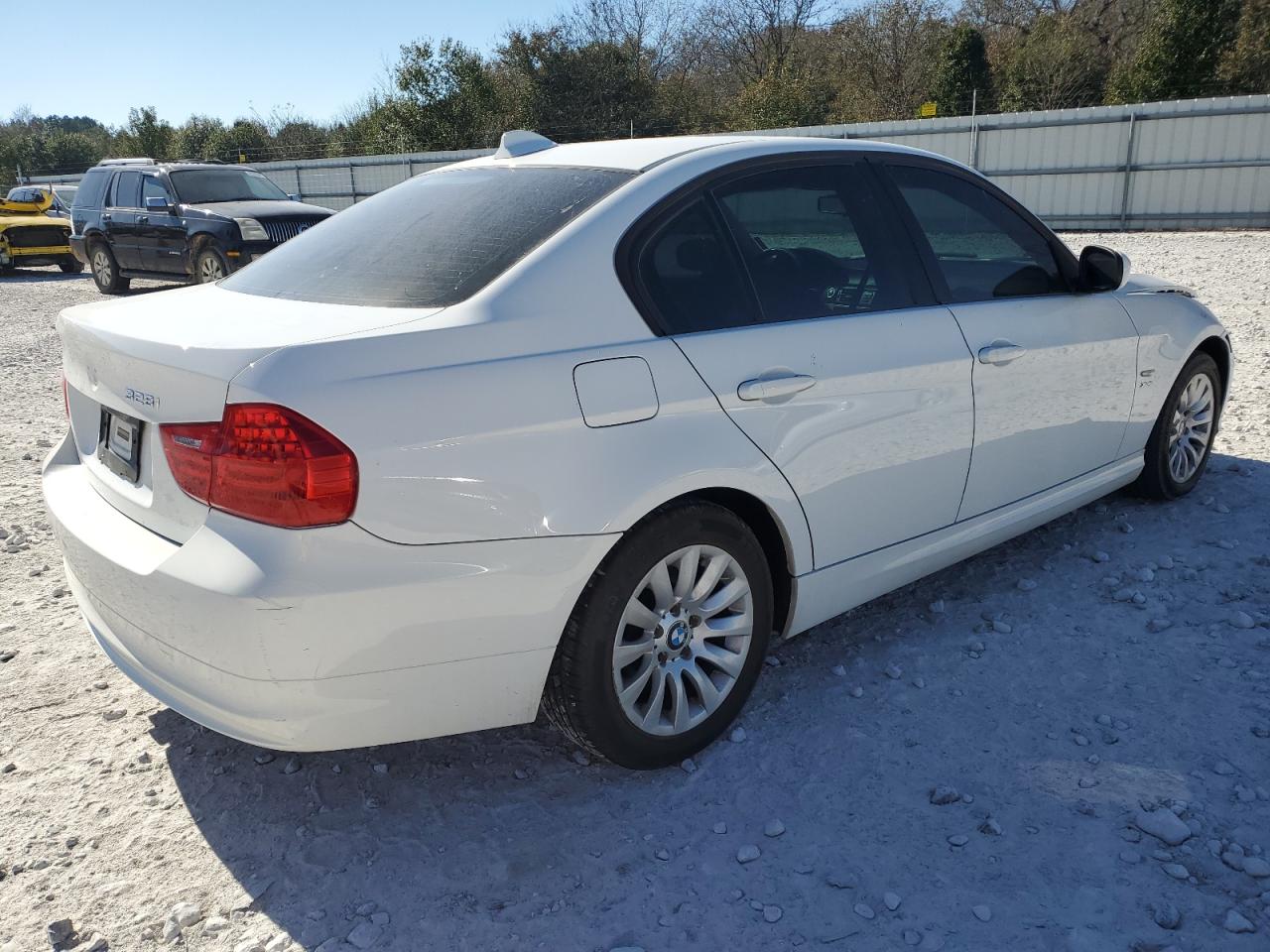 Image 3 of 2009 BMW 328 XI 2009 with VIN WBAPK73539A454286