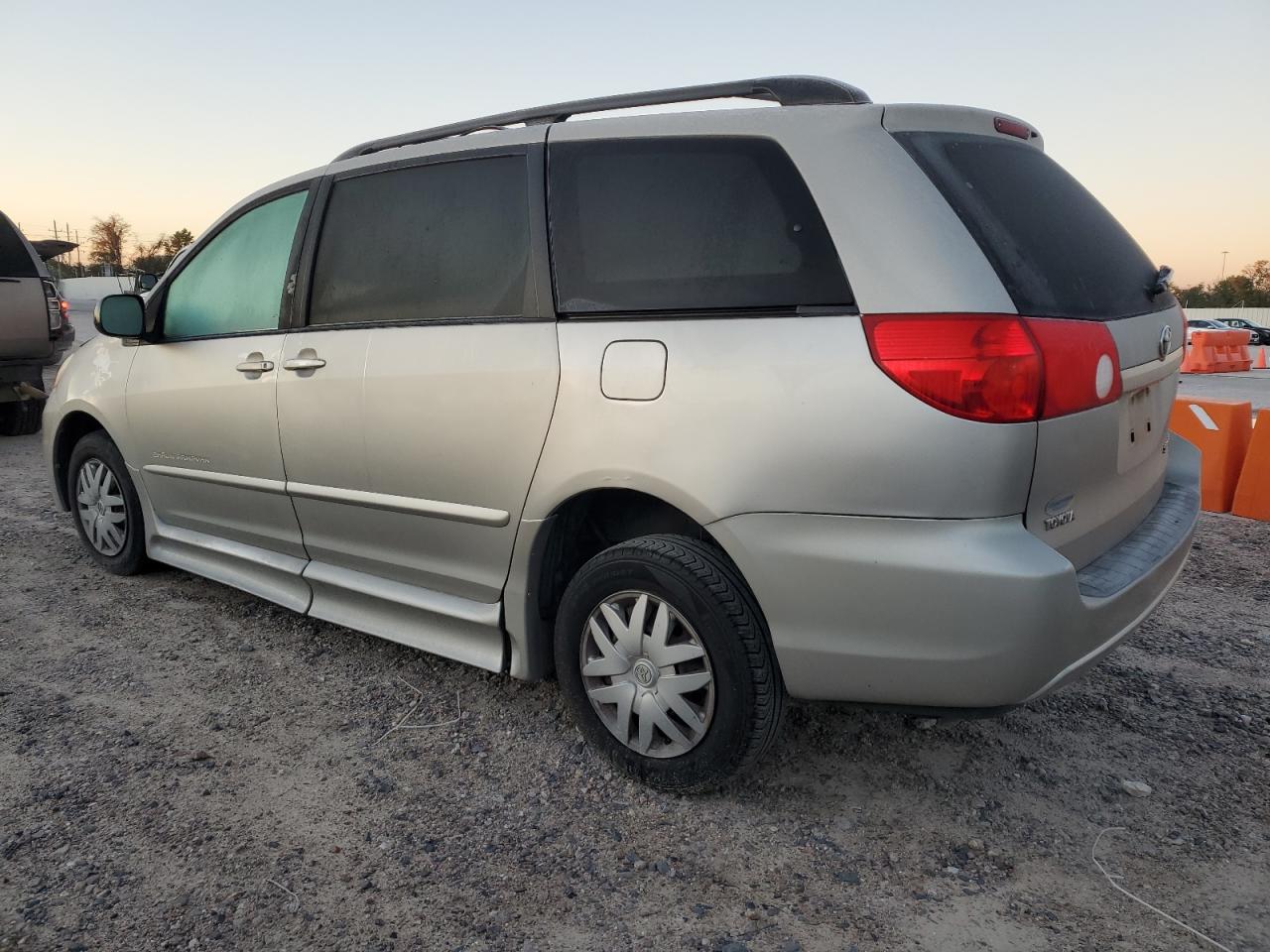 Изображение 2 2008 TOYOTA SIENNA CE 2008 с VIN 5TDZK23C78S132720