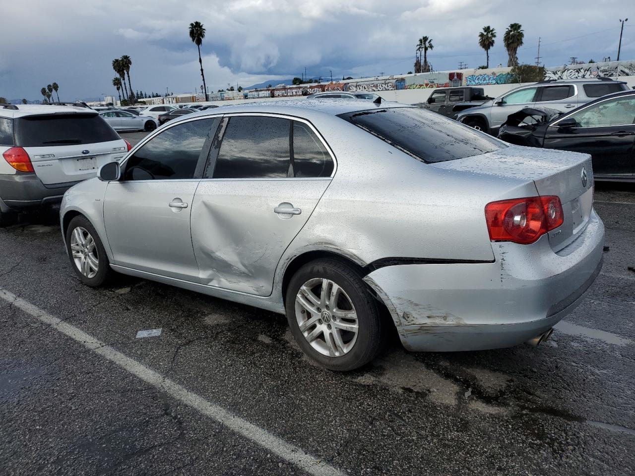 Image 2 of 2007 VOLKSWAGEN JETTA WOLFSBURG 2007 with VIN 3VWEG71K57M069930