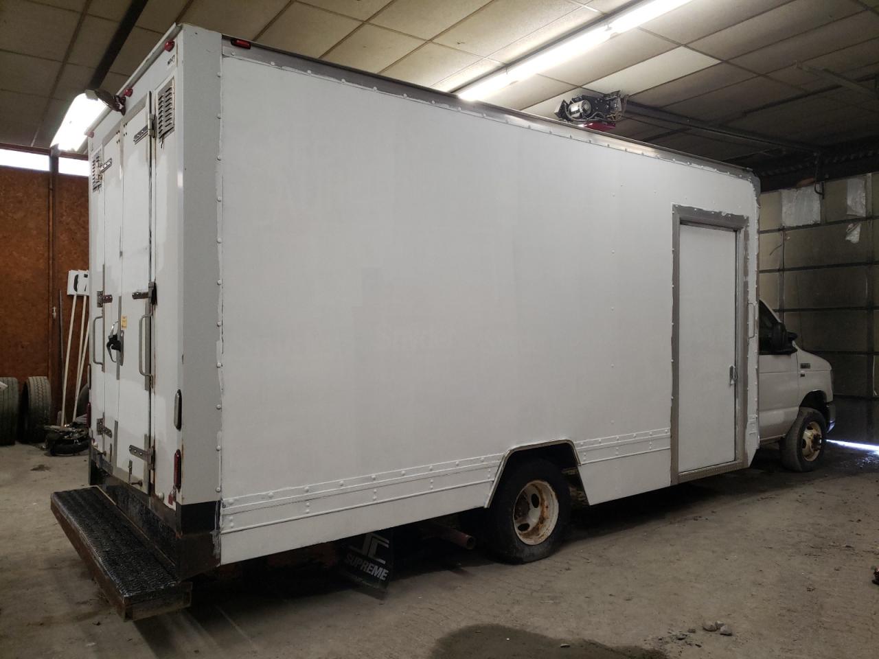 Obraz 3 z 2015 FORD ECONOLINE E350 SUPER DUTY CUTAWAY VAN 2015 z VIN 1FDWE3FL9FDA36524