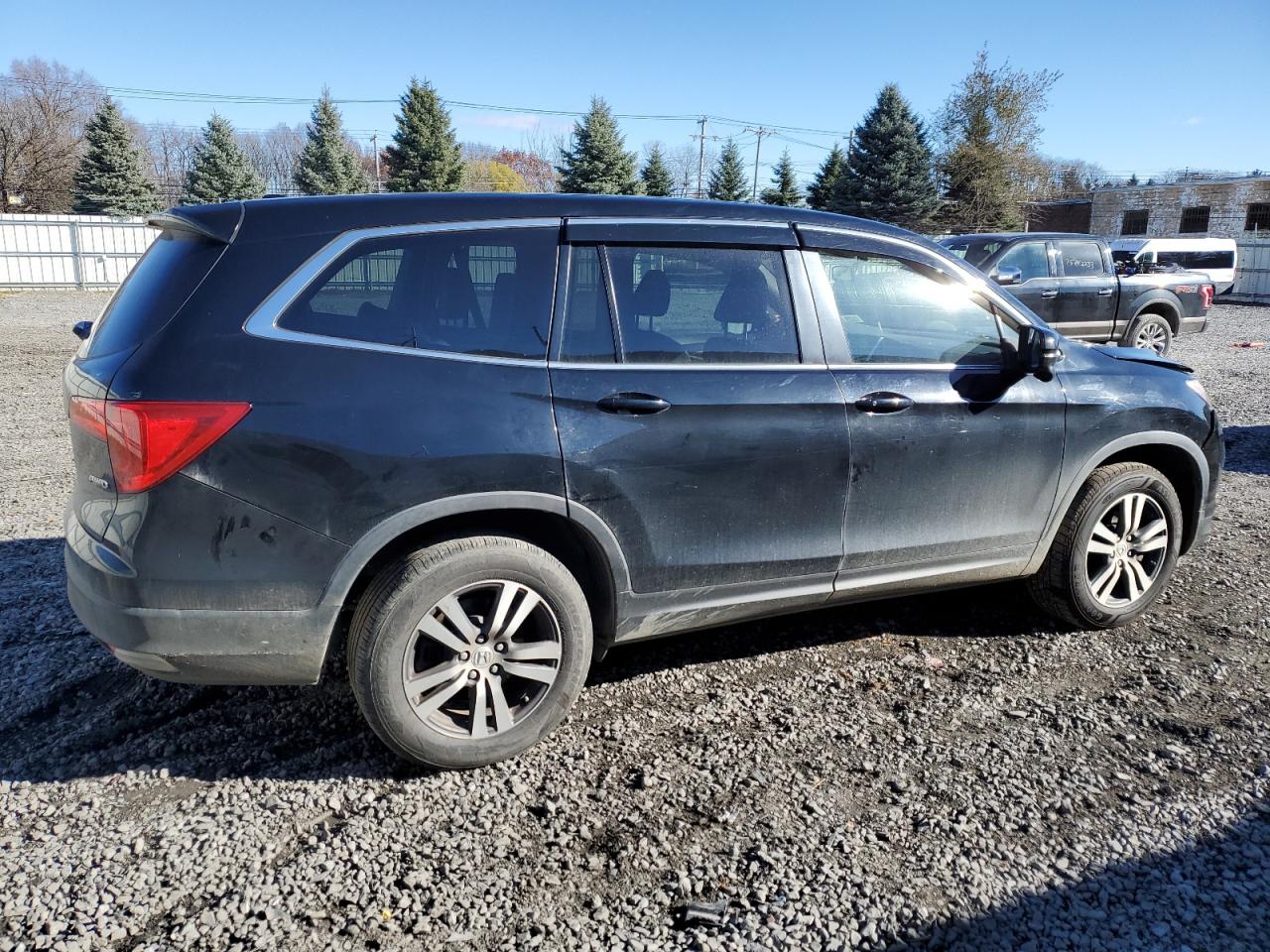 Obraz 3 z 2017 HONDA PILOT EXL 2017 z VIN 5FNYF6H55HB081062
